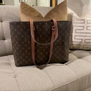 LV tote